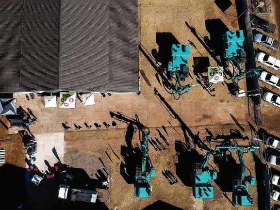 Azize Equipment makes its mark on African soil with Sunward drilling rigs excavators