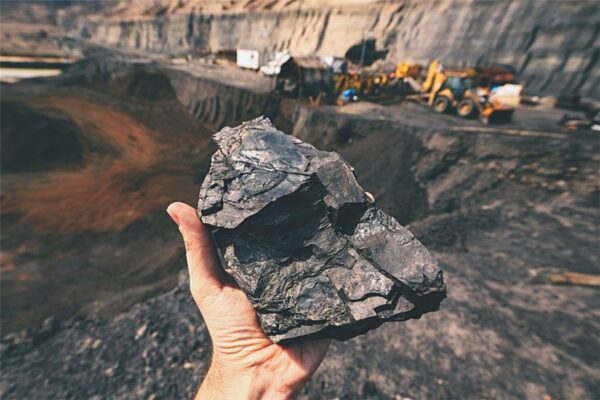 Indonesia revokes mining, coal permits