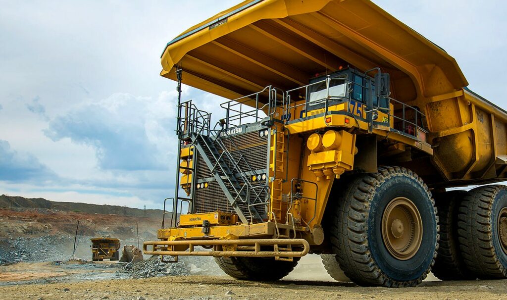 Kinross, Komatsu strikes deal on zero emissions mining truck development
