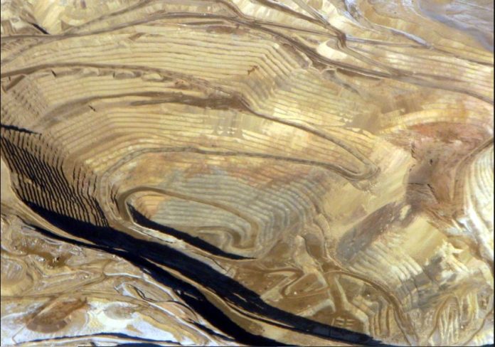 Caledonia Mining to buy second Zimbabwe gold asset