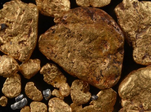 Mining firms in Ghana to sell 20% of refined gold to central bank
