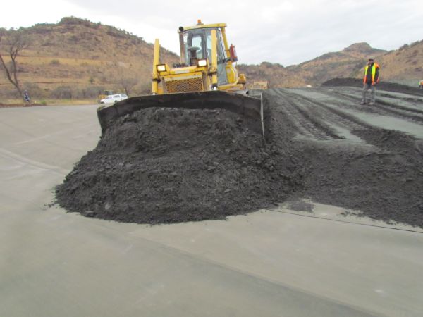 Filtered Tailings spread on top of HDPE liner (002)