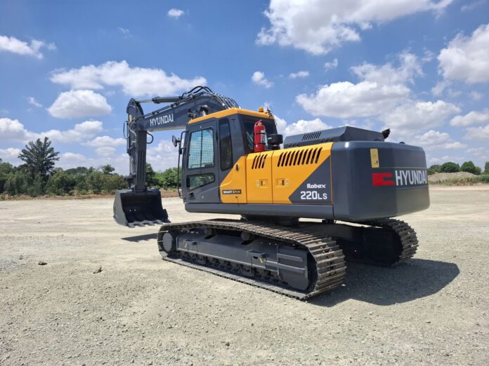 Hyundai R220LS excavators pic 1